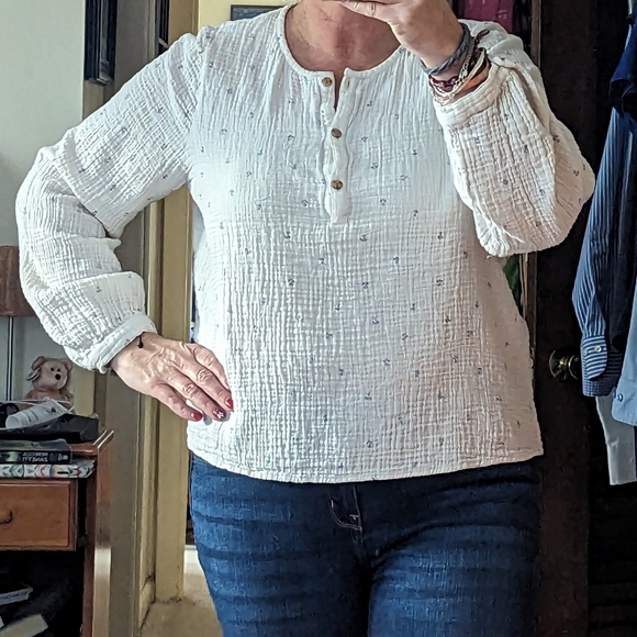 a.n.a 100% cotton off white with blue flowers. XL top. - Picture 7 of 9